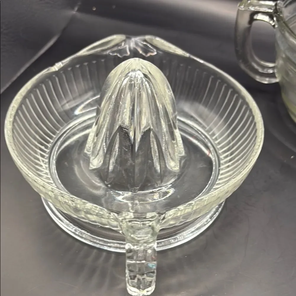 Clear Glass Juicer and pitcher Set